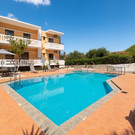 Aphrodite Apartments 칼리베스 외부 사진