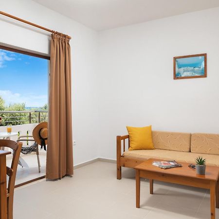 Aphrodite Apartments 칼리베스 외부 사진