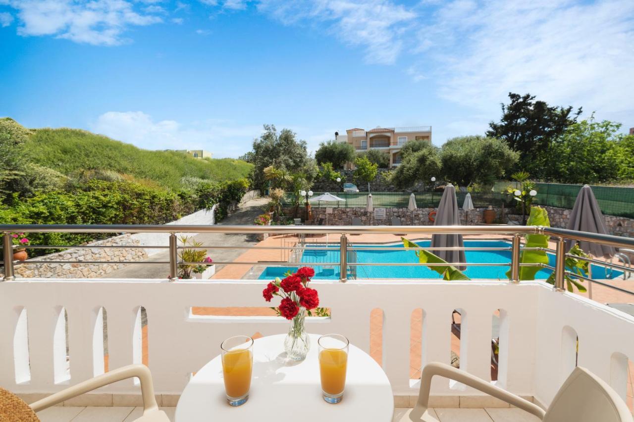 Aphrodite Apartments 칼리베스 외부 사진