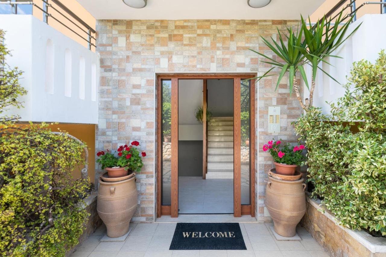 Aphrodite Apartments 칼리베스 외부 사진