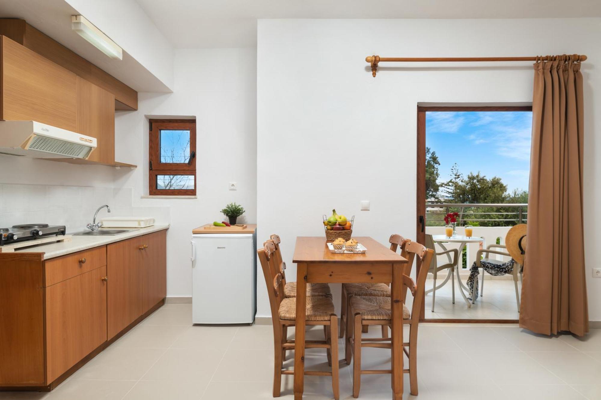 Aphrodite Apartments 칼리베스 외부 사진
