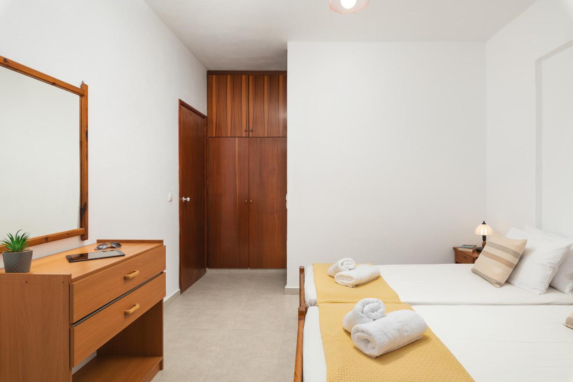 Aphrodite Apartments 칼리베스 외부 사진